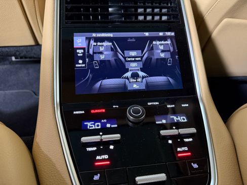 Certified 2023 Porsche Panamera 4 Platinum Edition AWD/4WD image 24