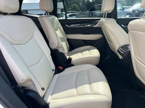 Certified 2024 Cadillac XT6 Sport w/ LPO, Floor Liner Package AWD/4WD image 15