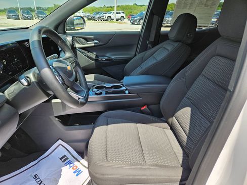 Used 2026 Chevrolet Equinox LT FWD image 23