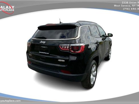 Used 2020 Jeep Compass Latitude w/ Cold Weather Group AWD/4WD image 5