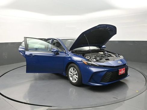 Used 2026 Toyota Camry LE w/ Convenience Package FWD image 39