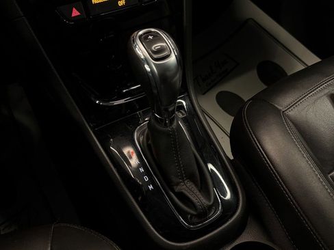 Used 2020 Buick Encore Essence image 12