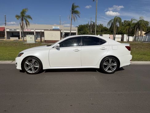 Used 2011 Lexus IS 250 w/ Premium Pkg Value Edition RWD image 7