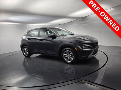 Used 2022 Hyundai Kona SE image 2