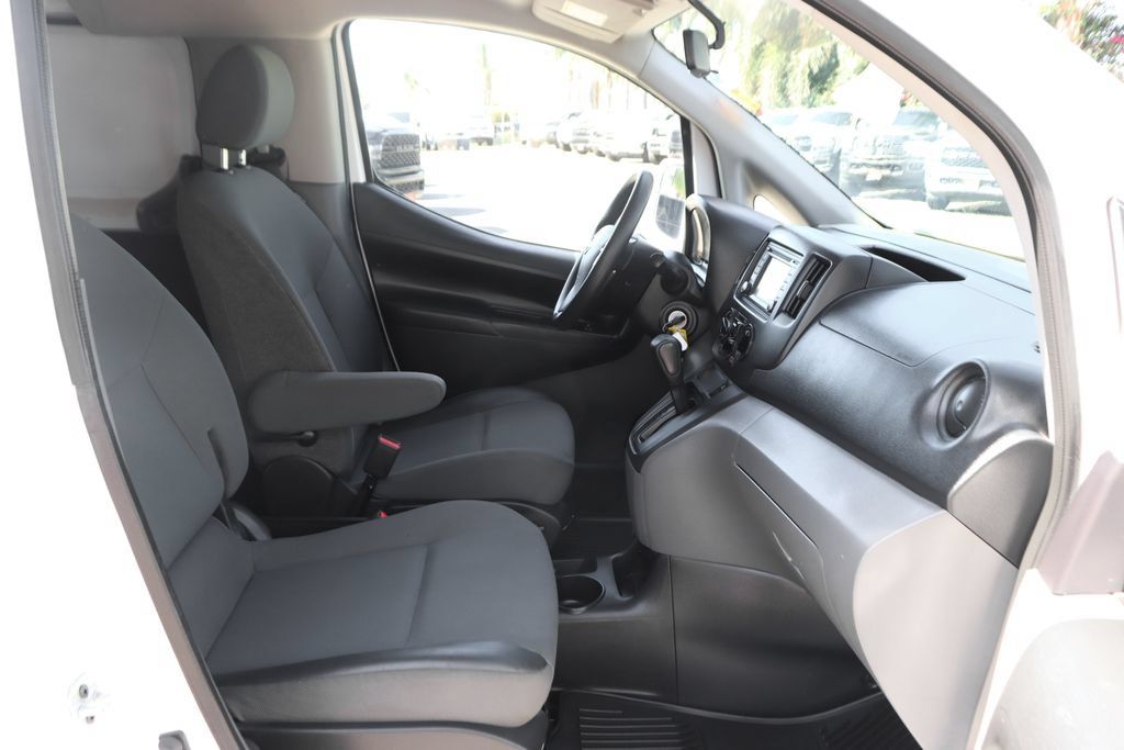 Used 2018 Nissan NV200 SV w/ Navigation Package FWD image 34