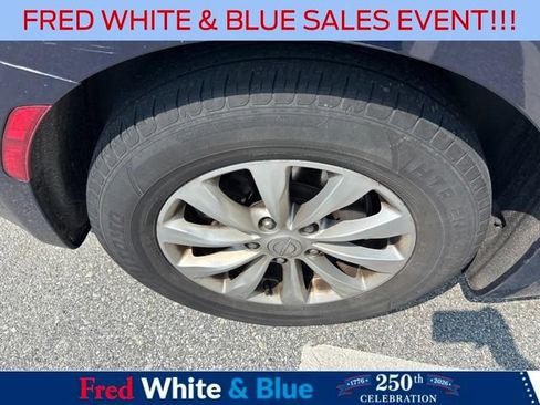 Used 2018 Chrysler Pacifica Touring-L w/ Premium Audio Group FWD image 3