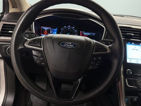 Used 2019 Ford Fusion SE AWD/4WD image 12