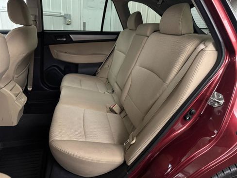 Used 2018 Subaru Outback 2.5i Premium AWD/4WD image 11