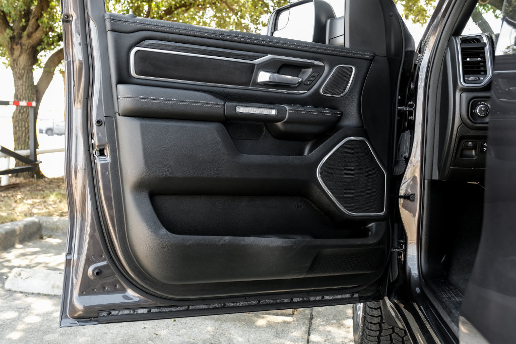 Used 2023 RAM 1500 Laramie AWD/4WD image 59