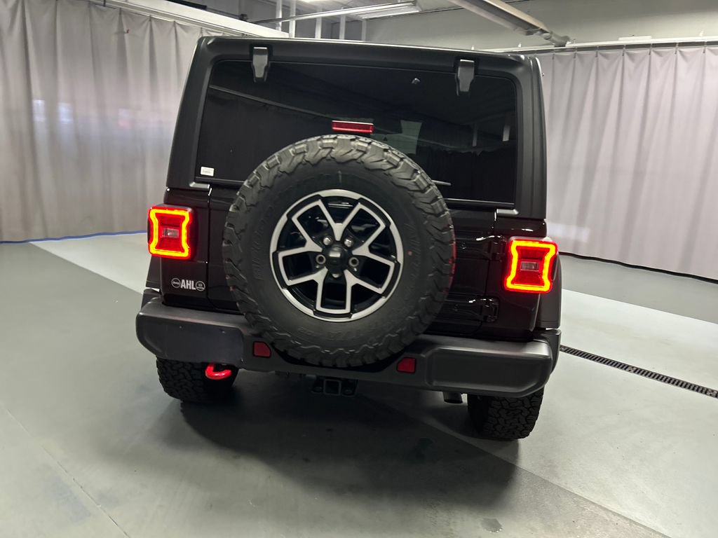 Used 2025 Jeep Wrangler Unlimited Rubicon w/ Convenience Group AWD/4WD image 6