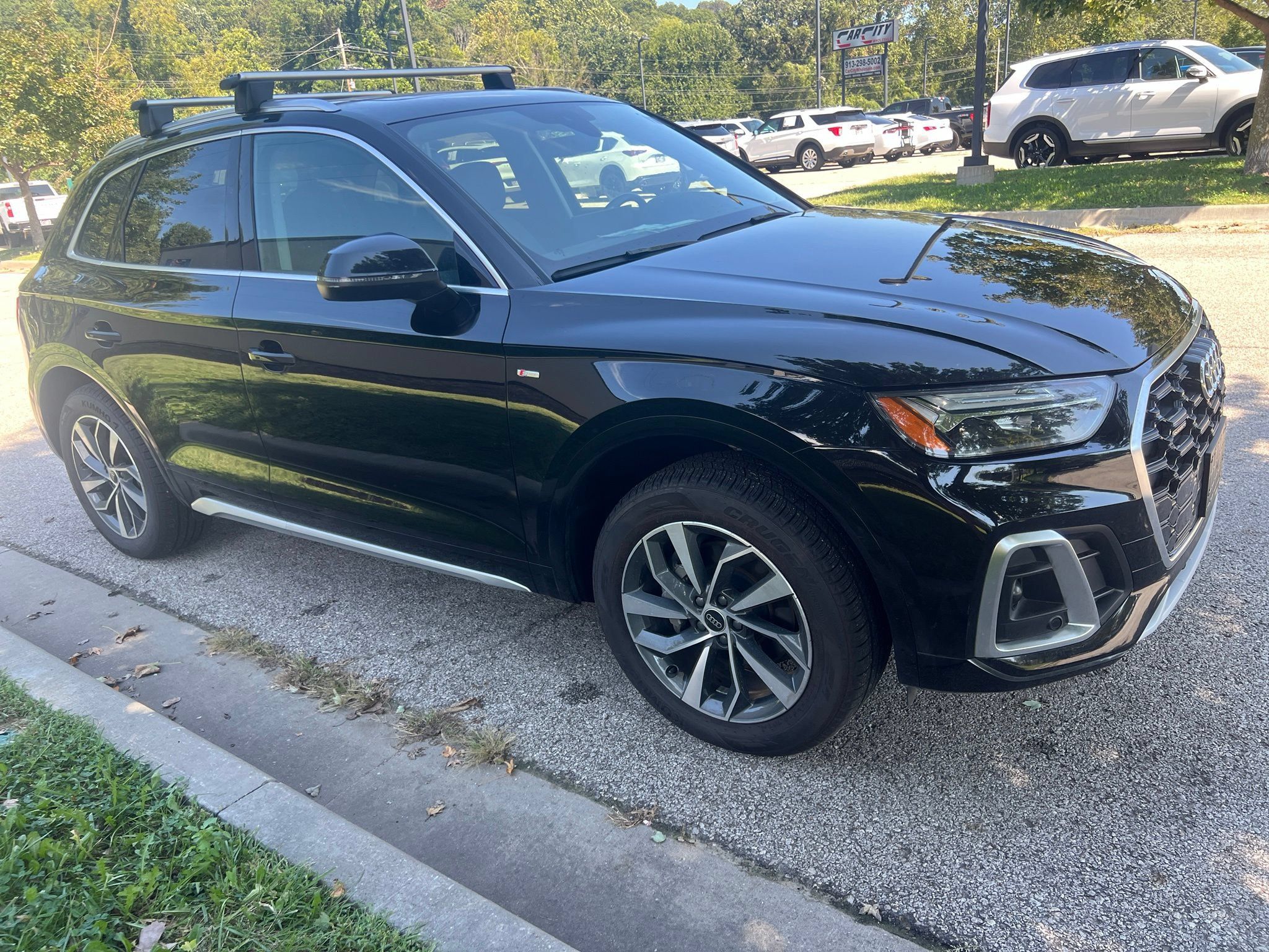 Used 2023 Audi Q5 2.0T Premium w/ Convenience Package AWD/4WD image 3
