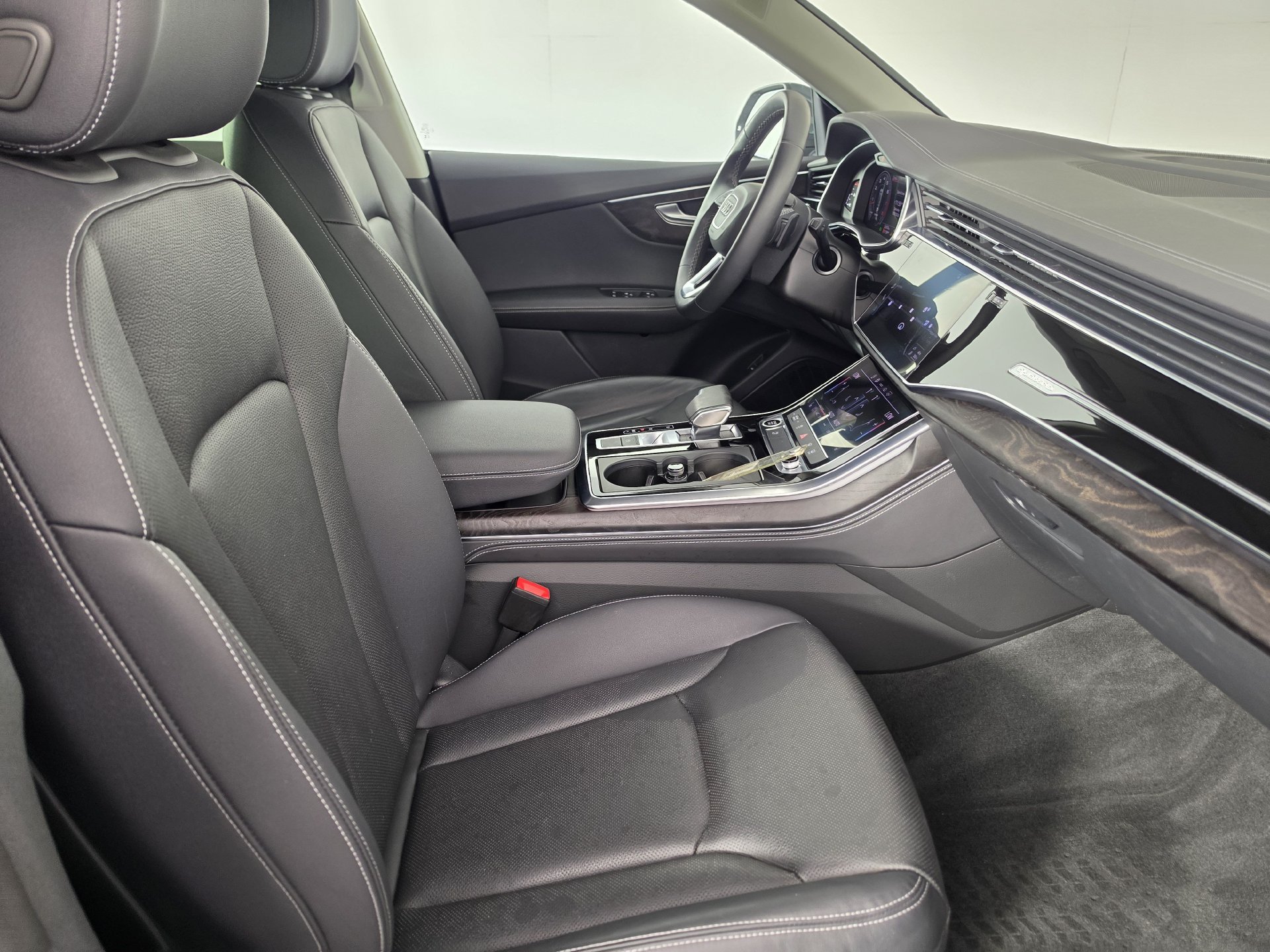 Certified 2023 Audi Q8 Premium Plus w/ Premium Plus Package AWD/4WD image 33