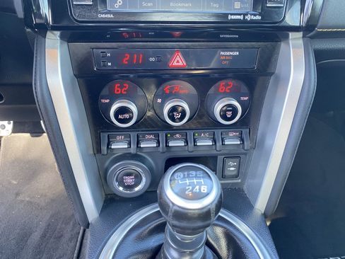 Used 2017 Subaru BRZ Series.Yellow image 17