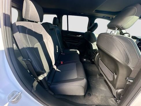 New 2025 Jeep Grand Cherokee Laredo w/ Luxury Tech Group I image 29