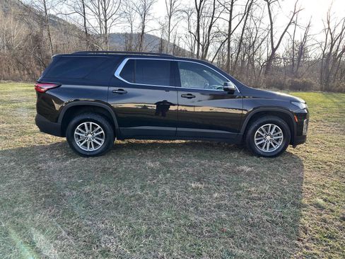 Used 2023 Chevrolet Traverse LT image 5