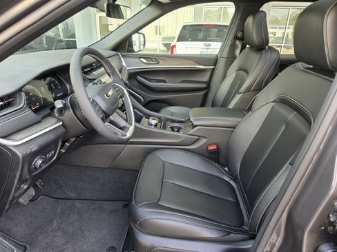 New 2026 Jeep Grand Cherokee L Limited image 9