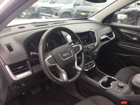 Used 2024 GMC Terrain SLE w/ Driver Convenience Package FWD image 8