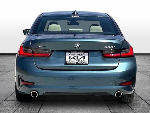 Used 2020 BMW 330i xDrive Sedan w/ Premium Package AWD/4WD image 4