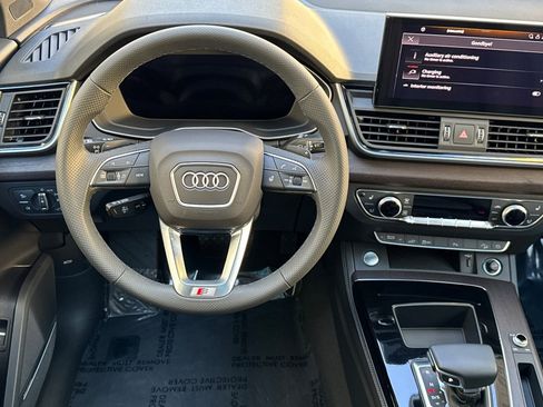 Used 2024 Audi Q5 e Premium Plus w/ Premium Plus Package image 28