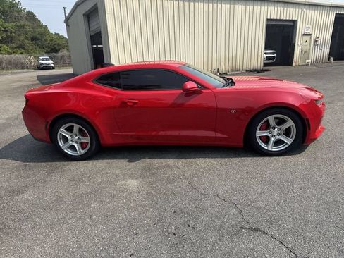 Used 2016 Chevrolet Camaro LT RWD image 4