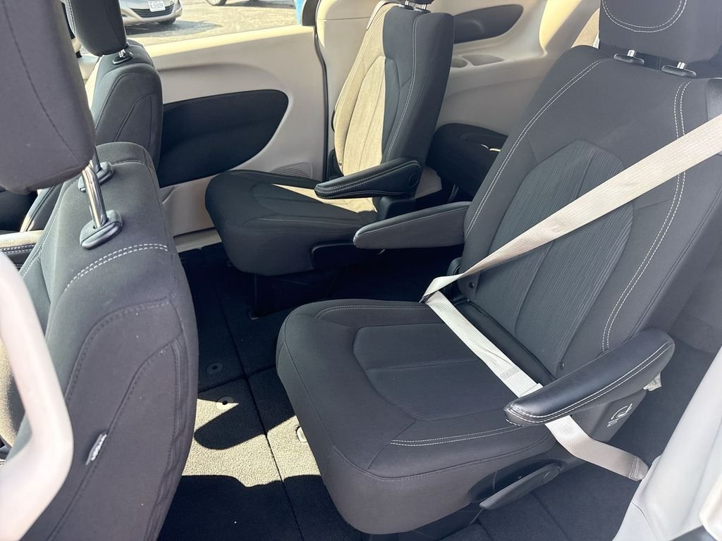 Used 2023 Chrysler Voyager LX FWD image 63