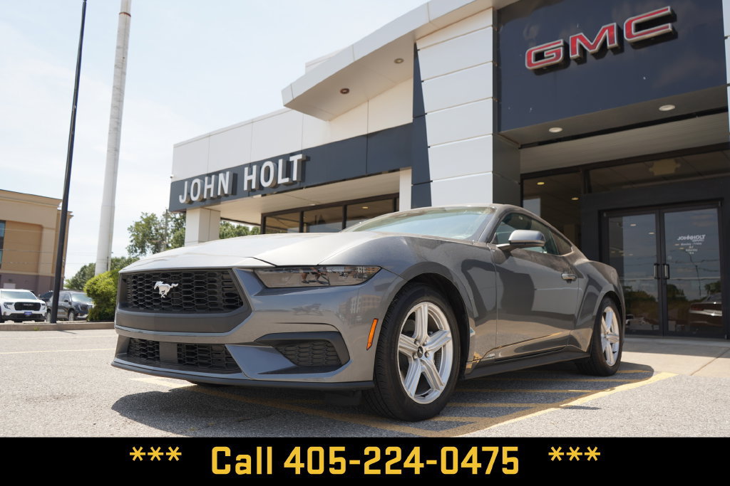 Used 2026 Ford Mustang Premium RWD image 1
