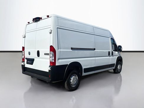 Used 2023 RAM ProMaster 2500 w/ Convenience Group FWD image 3