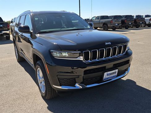 New 2025 Jeep Grand Cherokee L Laredo w/ Luxury Tech Group I image 10