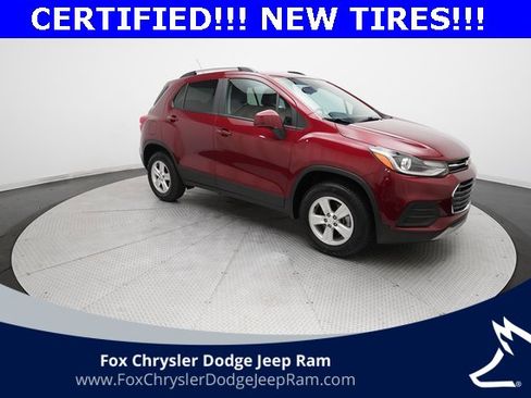 Used 2022 Chevrolet Trax LT w/ LT Convenience Package image 13