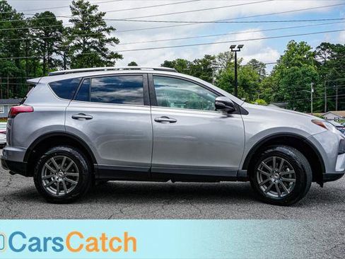 Used 2016 Toyota RAV4 XLE FWD image 2