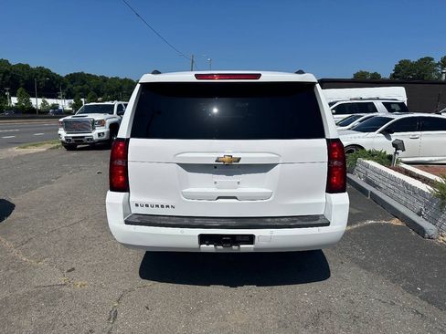 Used 2015 Chevrolet Suburban LT RWD image 4