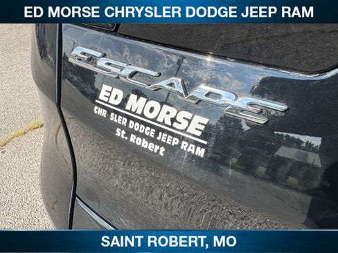 Used 2018 Ford Escape SE w/ SE Sync 3 Package AWD/4WD image 10