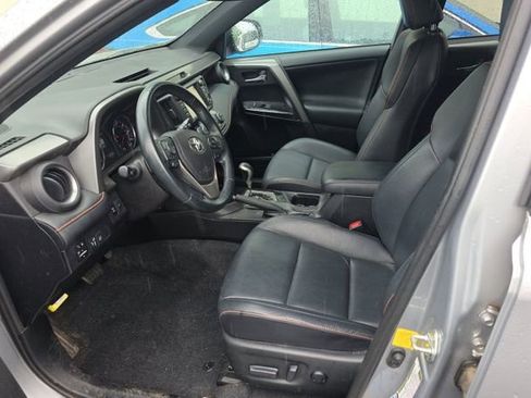Used 2016 Toyota RAV4 SE w/ Advanced Technology Package AWD/4WD image 6