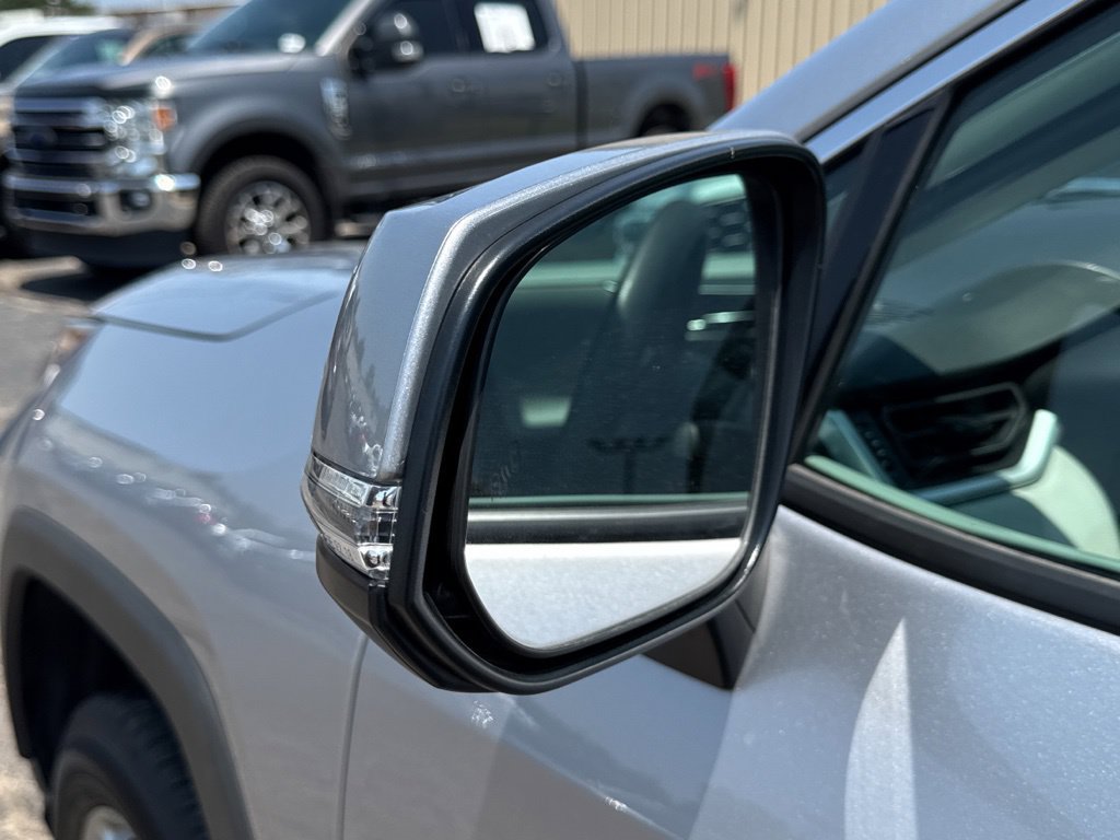 Used 2024 Toyota RAV4 XLE FWD image 37
