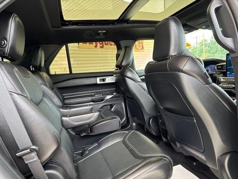 Used 2020 Ford Explorer ST w/ Premium Technology Package AWD/4WD image 5