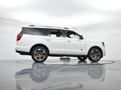 New 2025 Ford Expedition King Ranch image 30