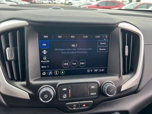 Used 2023 GMC Terrain SLE w/ Driver Convenience Package image 22