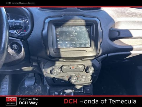 Used 2019 Jeep Renegade Limited image 12