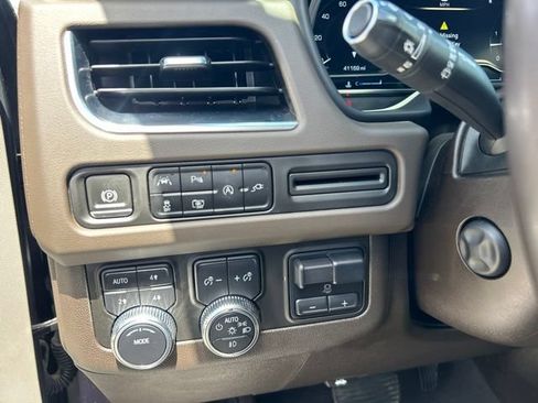 Used 2022 GMC Yukon XL SLT w/ SLT Premium Package AWD/4WD image 20