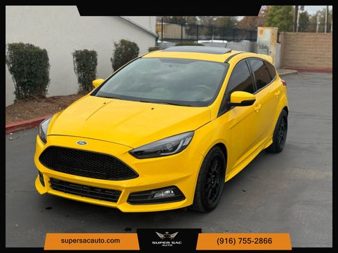 Used 2018 Ford Focus ST w/ Equipment Group 402A image 1