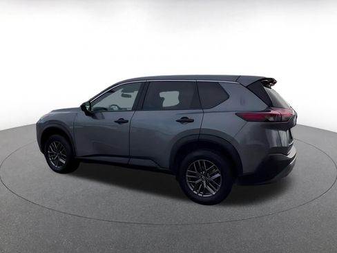 Used 2023 Nissan Rogue S AWD/4WD image 10