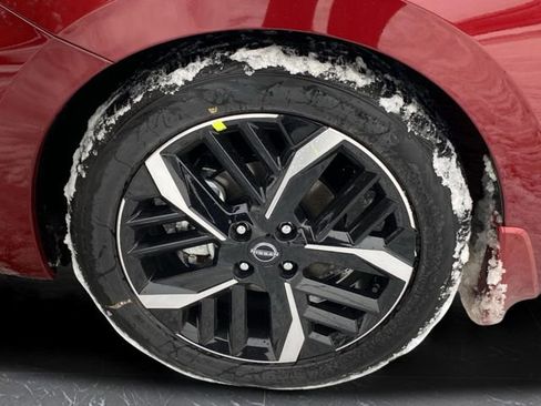 Certified 2025 Nissan Versa SR w/ Trunk Package image 28