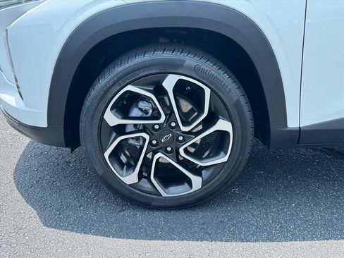 Used 2025 Chevrolet Trax RS w/ Driver Confidence Package FWD image 9