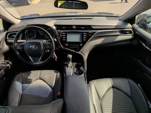 Used 2018 Toyota Camry SE FWD image 23