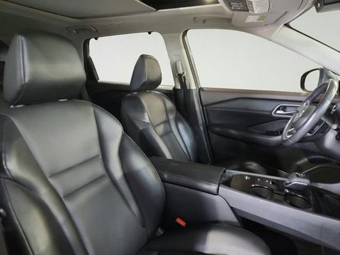 Used 2021 Nissan Rogue SV w/ Premium Package FWD image 24