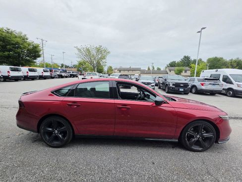 Used 2024 Honda Accord Sport image 2