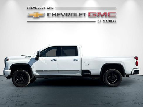 Used 2025 Chevrolet Silverado 2500 High Country w/ High Country Premium Package AWD/4WD image 6