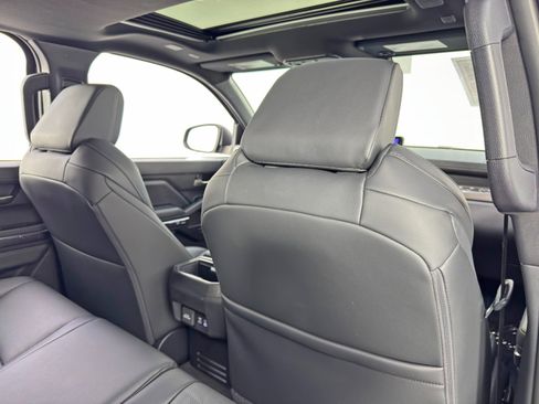 Used 2024 Toyota Tacoma TRD Sport w/ TRD Sport Premium Package image 37