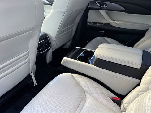 Used 2022 MAZDA CX-9 Signature image 14