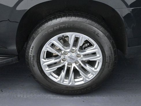 Used 2024 GMC Yukon XL SLT w/ SLT Luxury Package image 32